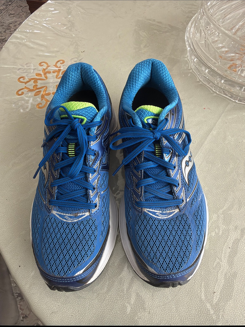 Saucony Men’s Blue Running Sneakers with Neon Green Accents